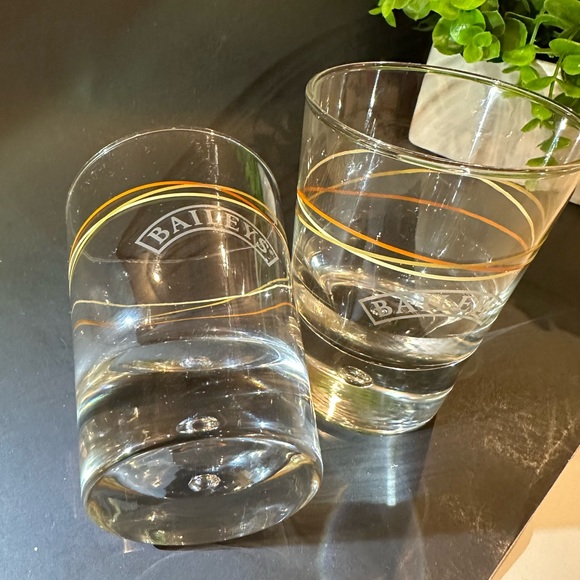 Two Vintage Bailey's Bubble Bottom Highball Glasses Gold and Tan Swirl Design - Picture 7 of 10